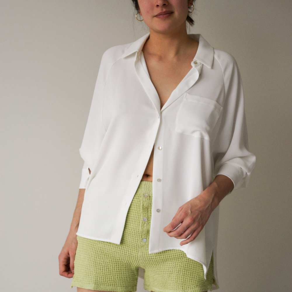 ✨SOLD✨ Aritzia Boyfriend Button Down Blouse, S